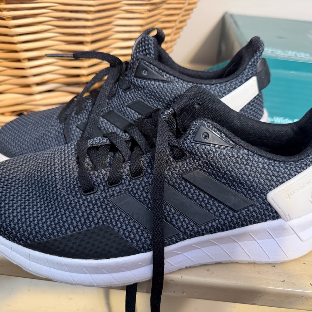 Adidas Sneakers